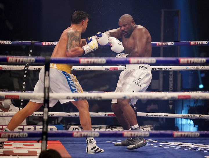 Photos: Oleksandr Usyk Wins Tough Decision Over Derek Chisora - Boxing News